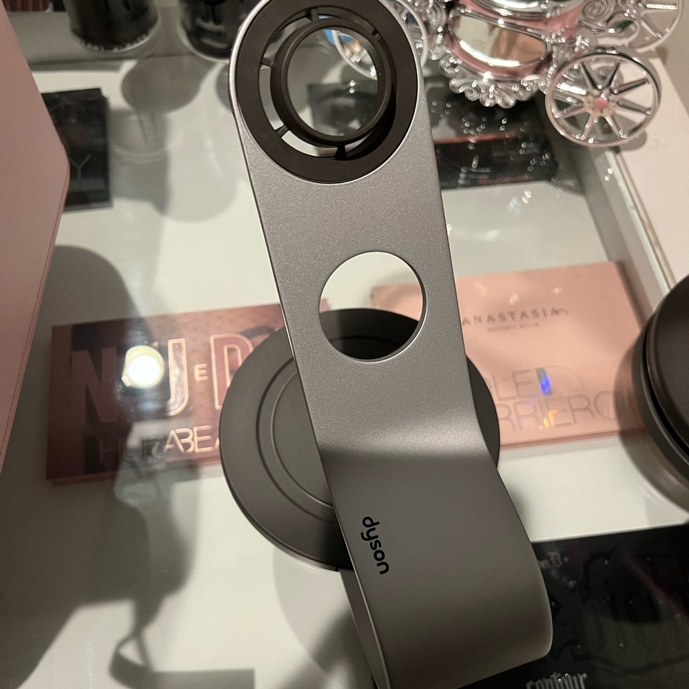 Dyson hairdryer stand